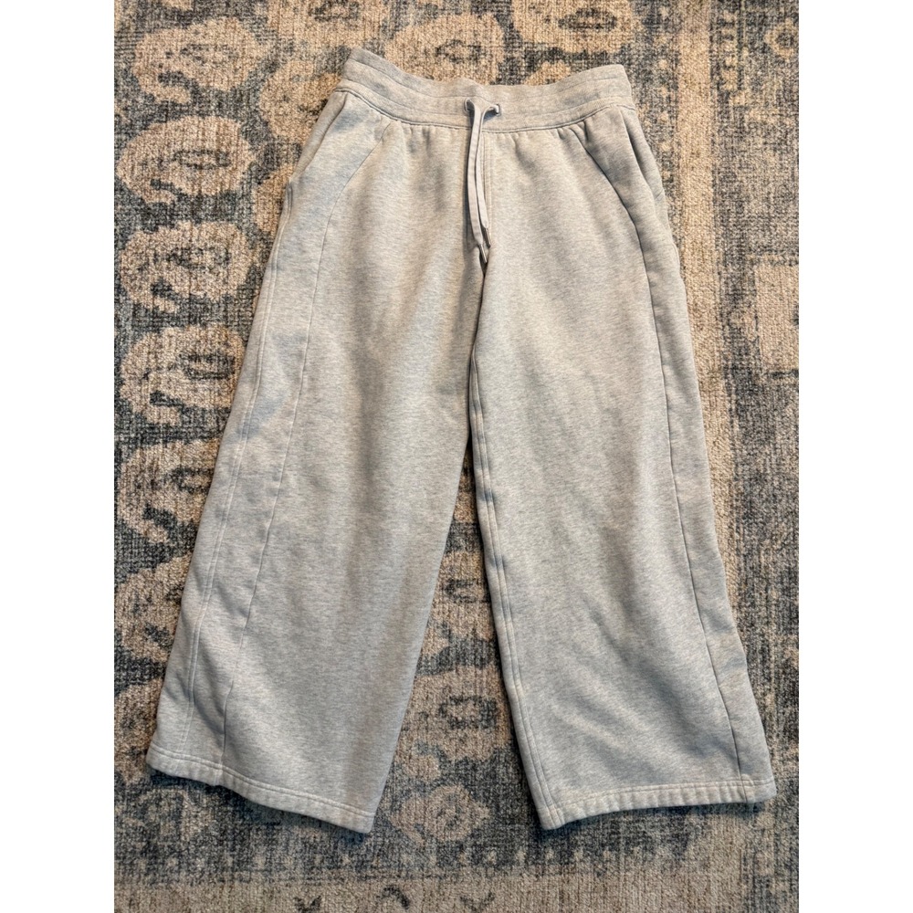 Lululemon Scuba Mid-Rise Wide-Leg  *Short Excellent Condition